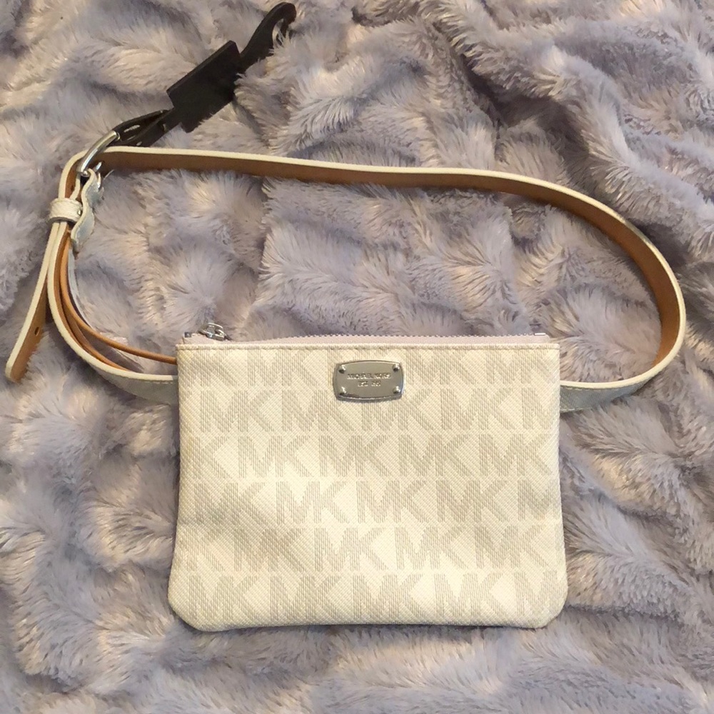 ❗️SOLD❗️Michael Kors Fanny pack